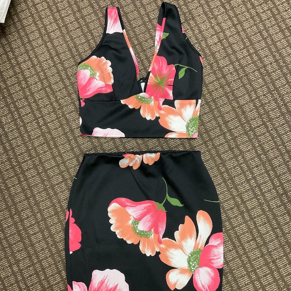 💙Pink Floral Pattern 2 Piece Set Skirt and Bra Blouse #21-0244-43